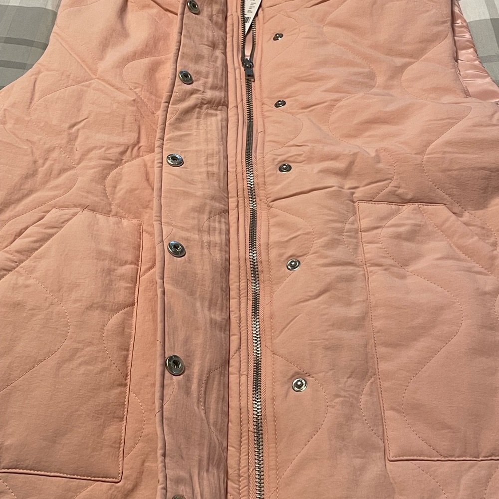 Vest - Picture 3 of 6